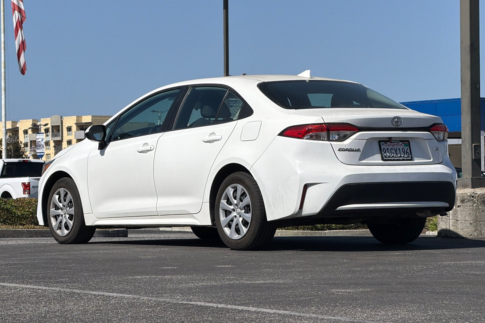 Used 2020 Toyota Corolla LE FWD image 6