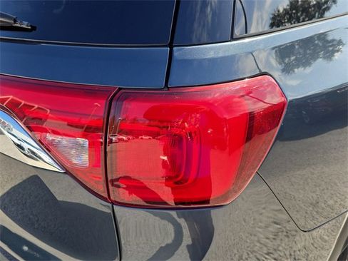 Used 2019 GMC Acadia SLT image 11