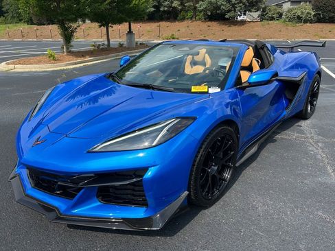 Used 2024 Chevrolet Corvette Z06 w/ Z07 Performance Package RWD image 25