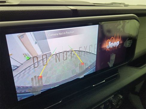 Used 2025 Jeep Wrangler Sport image 20