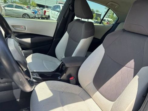 Used 2021 Toyota Corolla LE FWD image 5