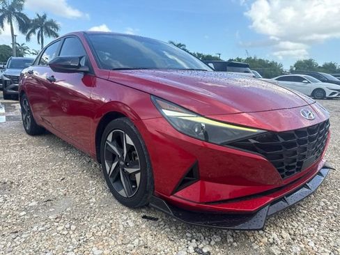 Used 2023 Hyundai Elantra SEL w/ Convenience Package FWD image 3