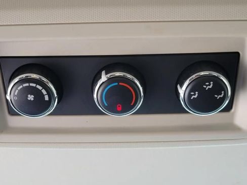 Used 2014 Dodge Grand Caravan SXT FWD image 14