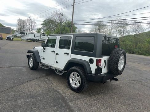 Used 2018 Jeep Wrangler Unlimited Sport S AWD/4WD image 7