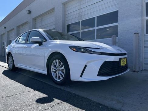 Used 2025 Toyota Camry LE image 10