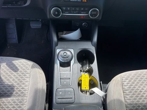 Used 2020 Ford Escape SE FWD image 19