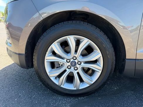 Used 2019 Ford Edge Titanium FWD image 21