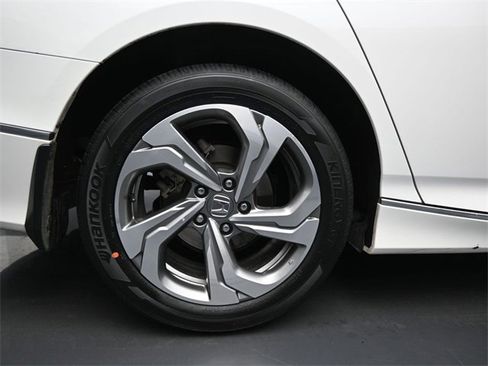 Used 2018 Honda Accord EX image 42