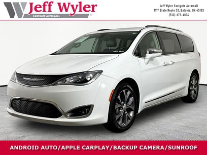 Used 2018 Chrysler Pacifica Limited w/ Tire & Wheel Group