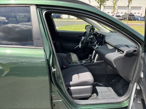 Used 2023 Toyota Corolla Cross LE w/ Moonroof Package FWD image 33