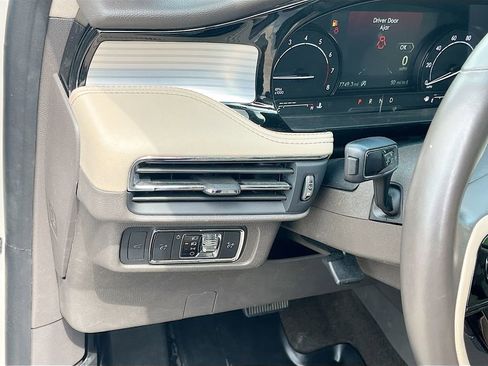 Used 2022 Lincoln Corsair AWD w/ Premium Package image 10