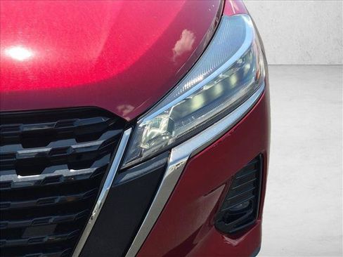 Used 2024 Nissan Kicks SR FWD image 9