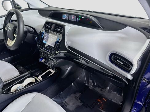 Used 2016 Toyota Prius Four Touring FWD image 30