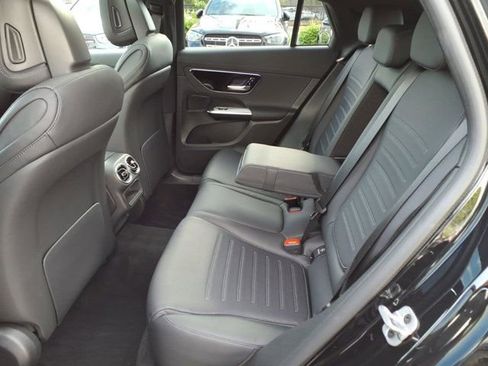 Used 2024 Mercedes-Benz GLC 300 4MATIC w/ AMG Line image 18