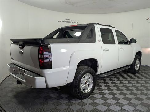 Used 2011 Chevrolet Avalanche LT w/ Luxury Package image 5