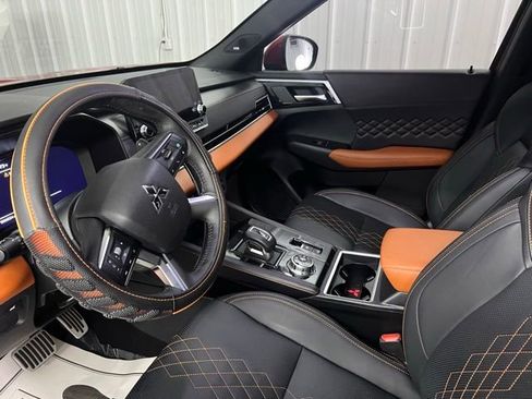 Used 2024 Mitsubishi Outlander SEL image 11