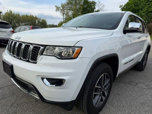 Used 2017 Jeep Grand Cherokee Limited w/ Trailer Tow Group IV AWD/4WD image 2