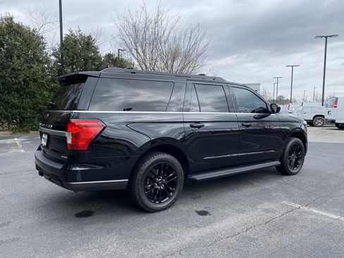 Used 2024 Ford Expedition Max XLT image 9