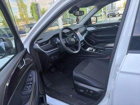Used 2022 Jeep Grand Cherokee L Laredo w/ Luxury Tech Group I AWD/4WD image 10