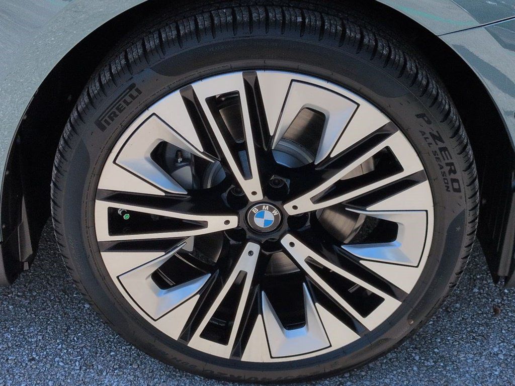 New 2027 BMW 530i xDrive w/ Premium Package AWD/4WD image 11