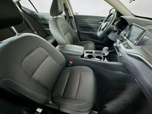 Used 2024 Nissan Altima 2.5 SV image 28