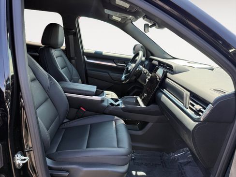 Used 2026 GMC Terrain Elevation w/ Elevation Premium Package FWD image 19