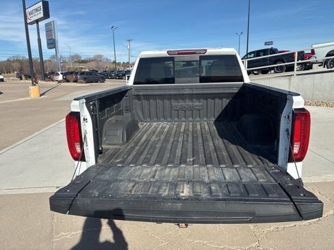 Used 2022 GMC Sierra 1500 SLT w/ SLT Premium Plus Package image 5