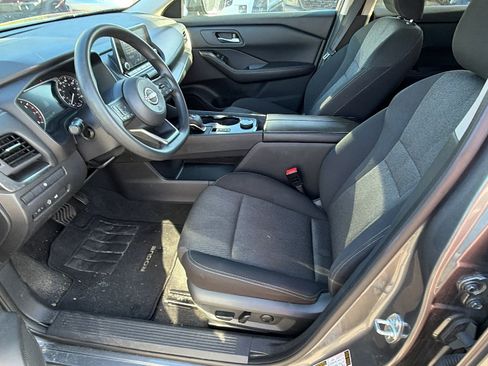 Used 2024 Nissan Rogue SV AWD/4WD image 16