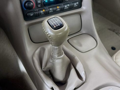 Used 2003 Chevrolet Corvette Coupe w/ Preferred Equipment Group RWD image 16