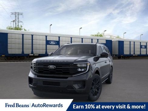 New 2026 Ford Expedition Platinum image 3