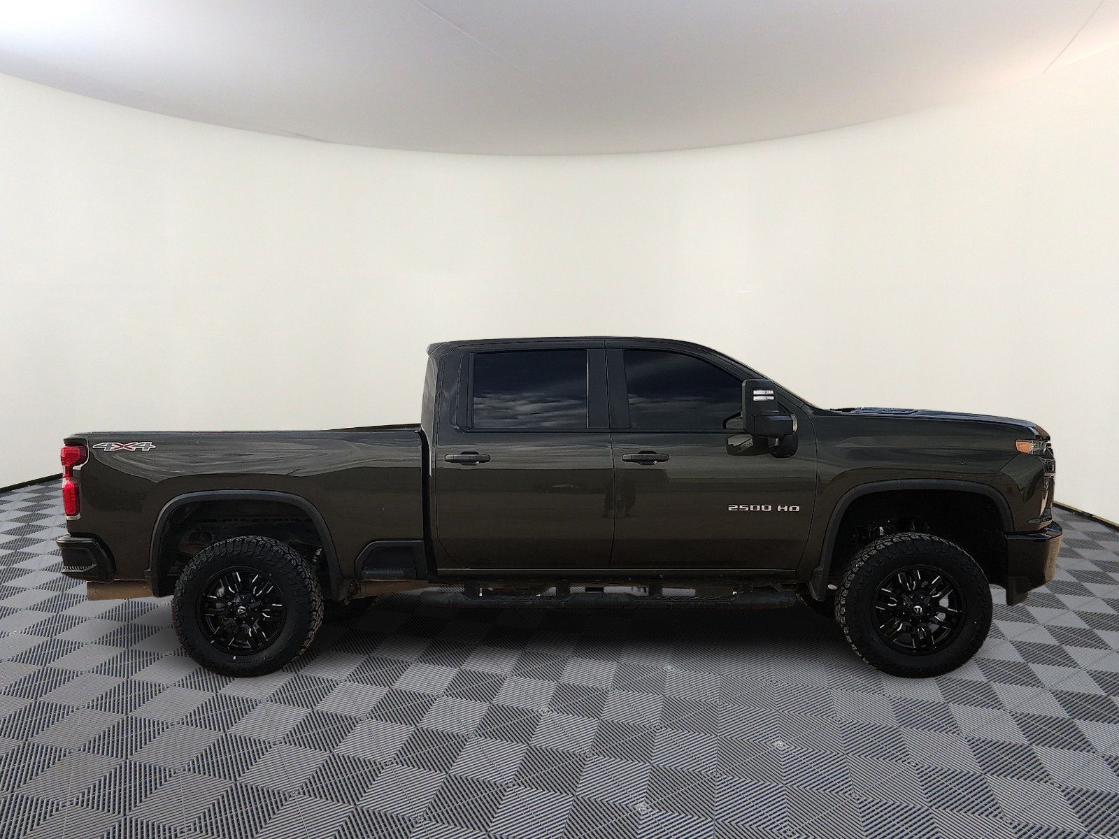 Used 2023 Chevrolet Silverado 2500 Custom w/ Custom Value Package AWD/4WD image 5