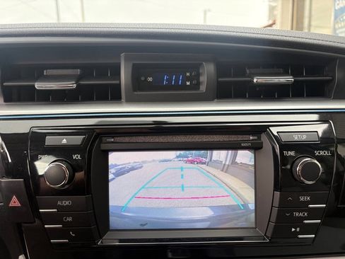 Used 2016 Toyota Corolla LE FWD image 29