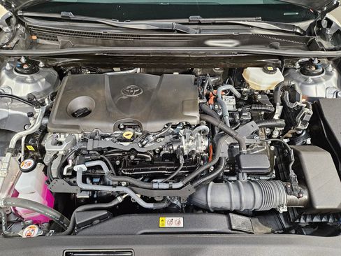 Used 2025 Toyota Camry SE FWD image 19