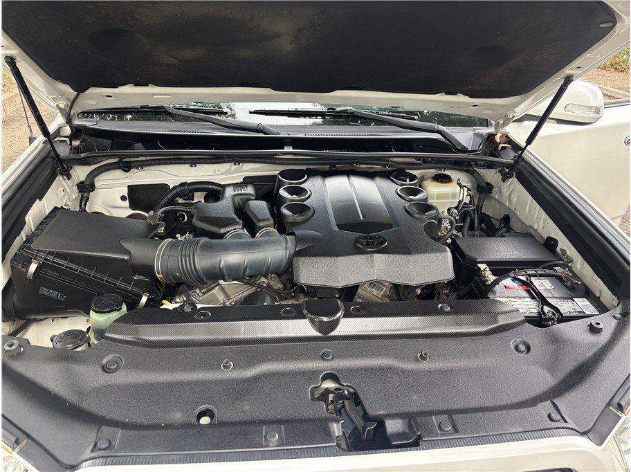 Used 2012 Toyota 4Runner Limited AWD/4WD image 13