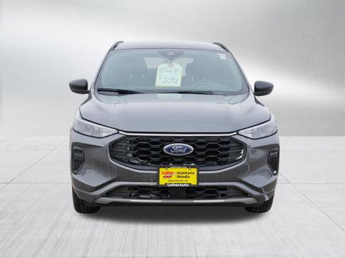 Used 2023 Ford Escape ST-Line image 2