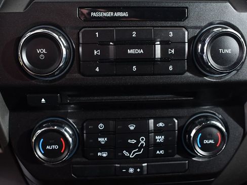 Used 2017 Ford F250 Lariat w/ Chrome Package AWD/4WD image 29