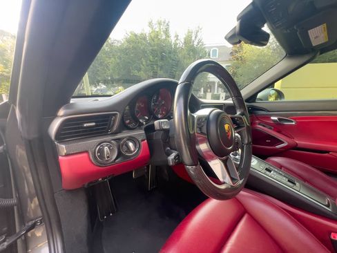 Used 2019 Porsche 911 Targa 4 GTS AWD/4WD image 32