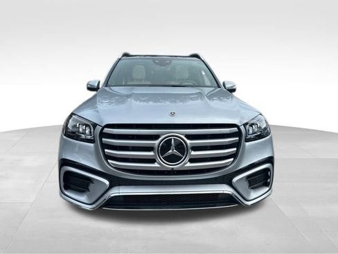 Used 2025 Mercedes-Benz GLS 450 4MATIC image 9