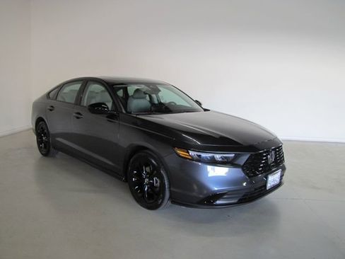 Used 2025 Honda Accord SE image 3