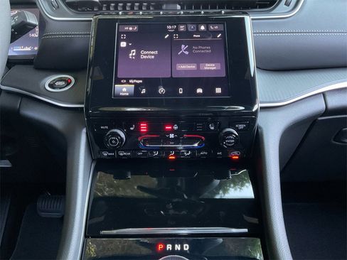 New 2025 Jeep Grand Cherokee L Laredo w/ Luxury Tech Group I image 12