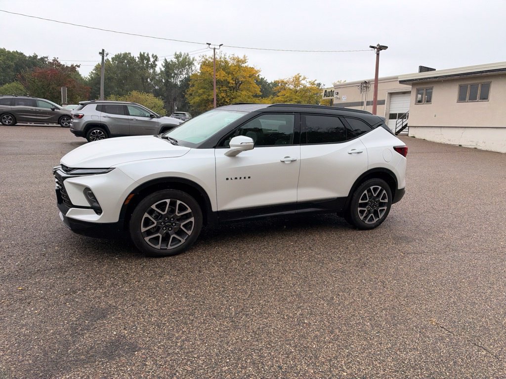 Used 2025 Chevrolet Blazer RS w/ Driver Confidence II Package AWD/4WD image 1