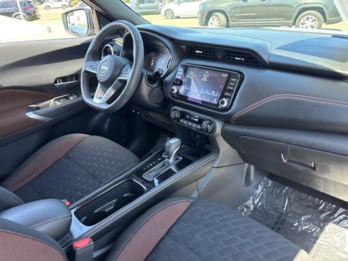 Used 2022 Nissan Kicks SR FWD image 13