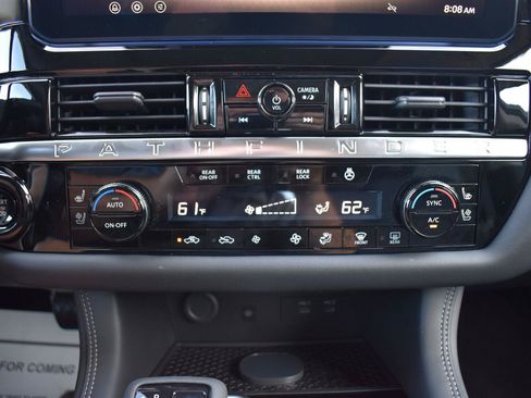 New 2026 Nissan Pathfinder Platinum w/ Accent Package FWD image 46
