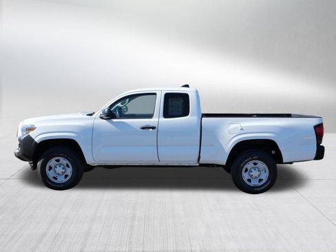 Used 2020 Toyota Tacoma SR image 4