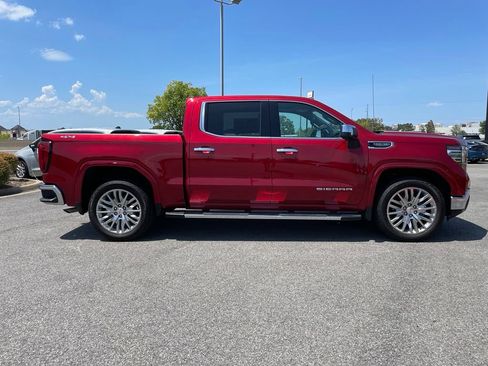 Used 2024 GMC Sierra 1500 SLT w/ SLT Premium Plus Package AWD/4WD image 9