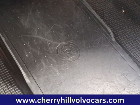 Certified 2025 Volvo XC40 B5 Plus image 26