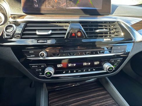 Used 2019 BMW 530i xDrive image 18