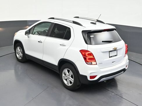 Used 2019 Chevrolet Trax LT w/ LT Convenience Package FWD image 17