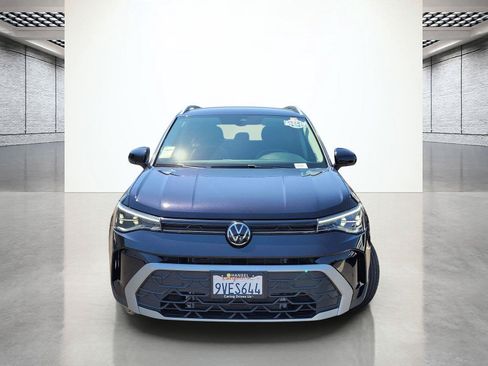 Certified 2025 Volkswagen Taos SE AWD/4WD image 4