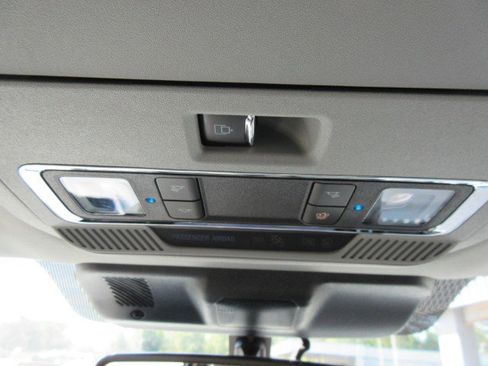 Used 2025 Ford F150 Lariat w/ Equipment Group 502A High image 32